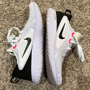 Nike Legend React Size 7.5, Worn once